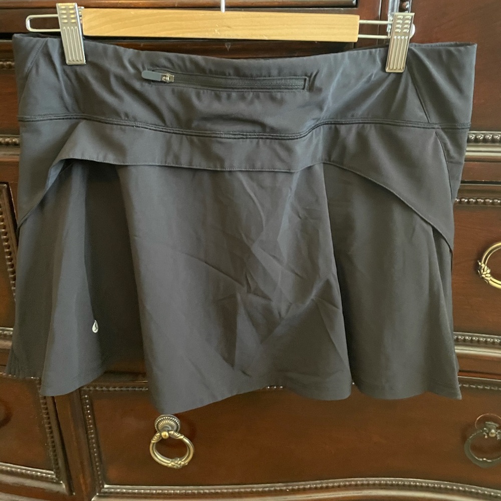 Black Lululemon skirt size 10